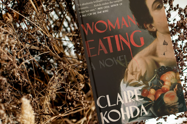 "Woman, eating" av Claire Kohda