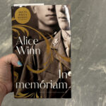 Recension av Alice Winns historiska roman "In memoriam"