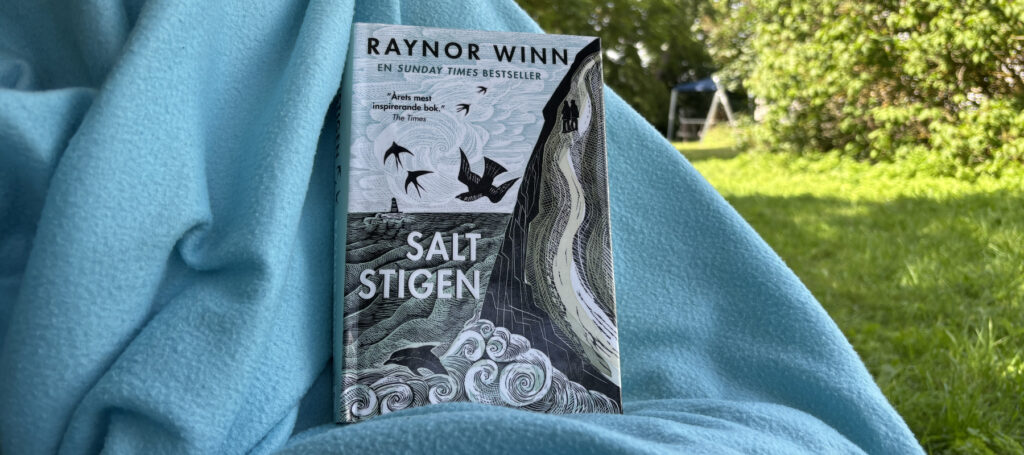 Recension av "Saltstigen", skriven av Raynor Winn