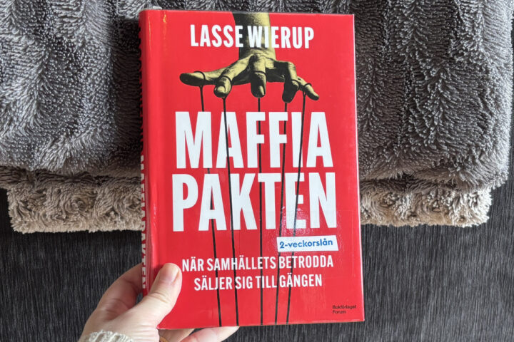 Recension av Lasse Wierups samhällskritiska bok "Maffiapakten"