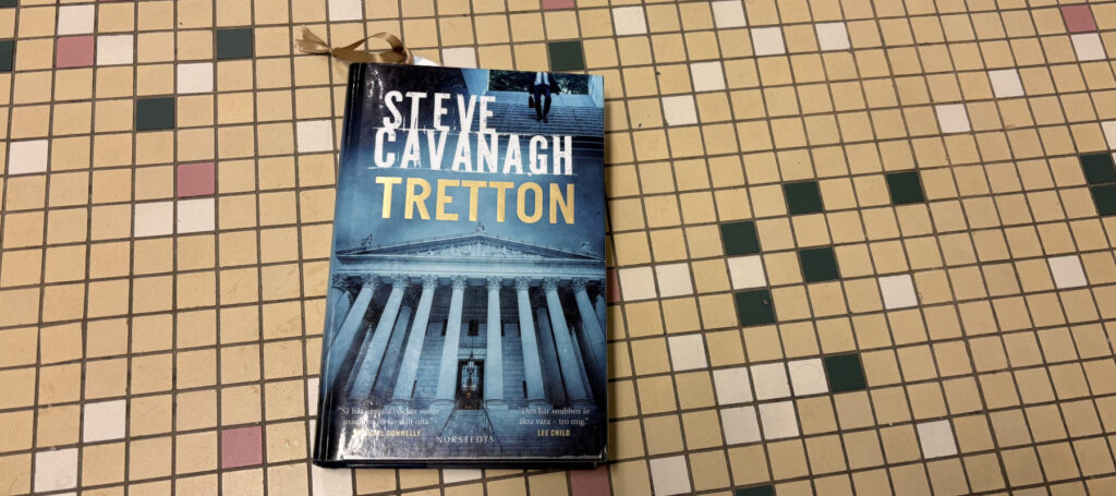 "Tretton" av Steve Cavanagh