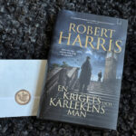 Recension av "En krigets och kärlekens man", Robert Harris historiska roman om den brittiska premiärministerns H. H. Asquiths hemliga kärleksaffär med Venetia Stanley