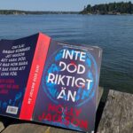 "Inte död riktigt än" av Holly Jackson