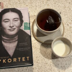Recension av "Vykortet", en roman av Anne Berest
