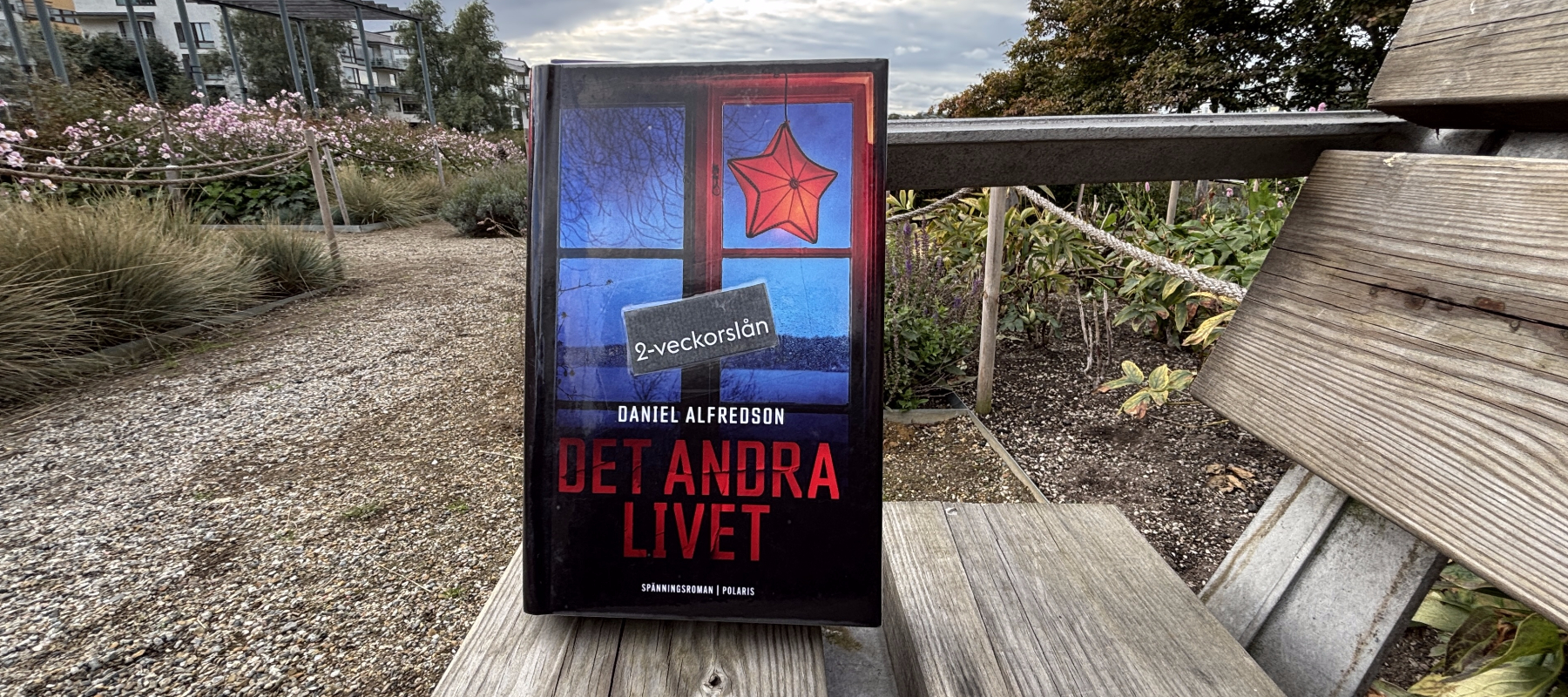 Recension av thriller och spionromanen "Det andra livet" skriven av filmregissören Daniel Alfredson