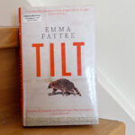 Bokrecension av "Tilt" av Emma Pattee