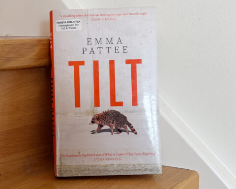 Bokrecension av "Tilt" av Emma Pattee