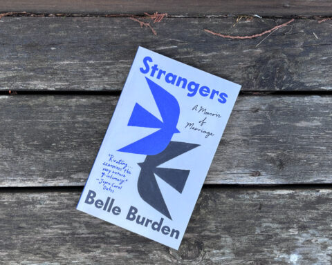 Recension av "Strangers" av Belle Burden