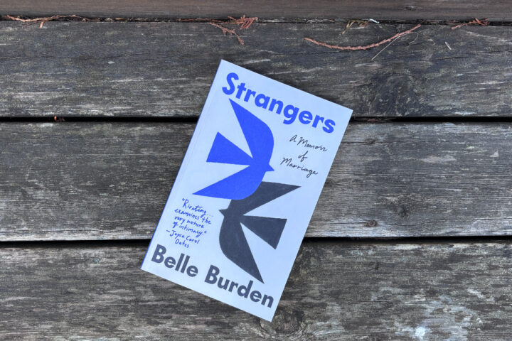 Recension av "Strangers" av Belle Burden